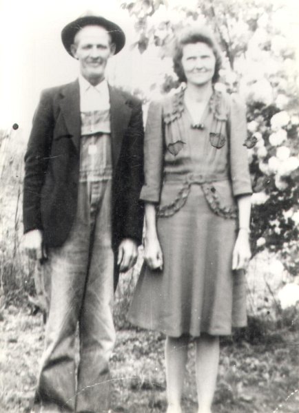 Everett and Nettie Dyer Pile