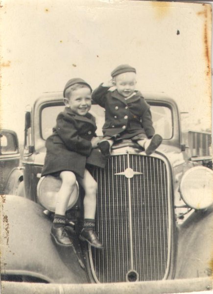 Jimmy and Raymond Roberson 052