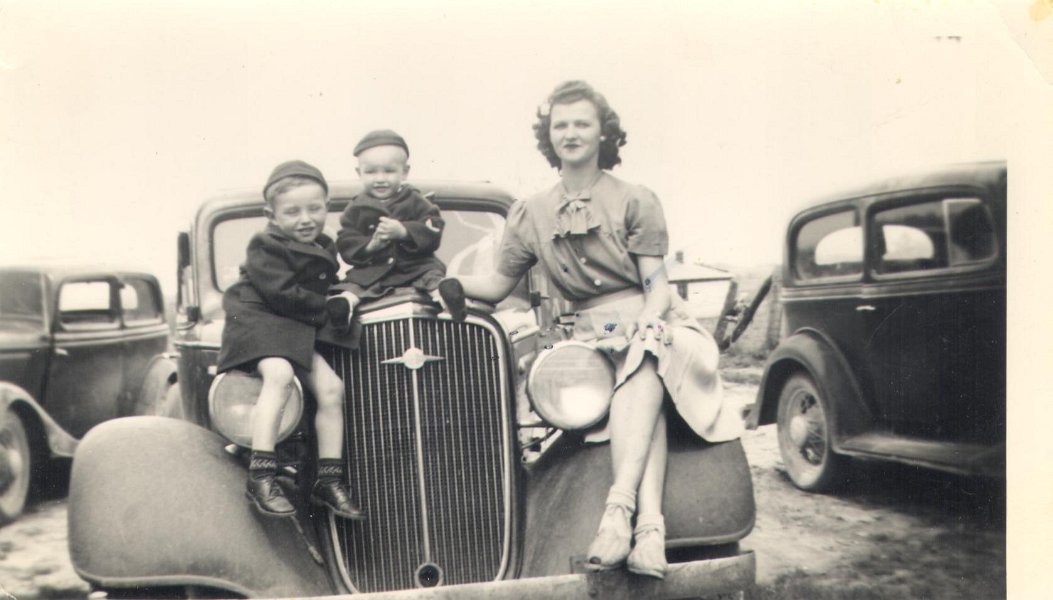 Jimmy, Raymond, Juanita Roberson079
