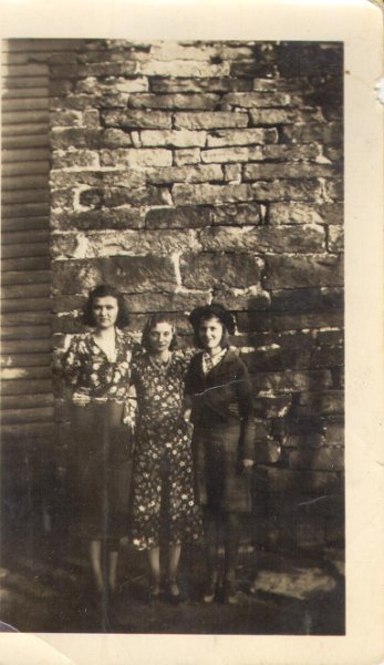 Juanita Roberson, Viola Dodson, Wanda Harrington 064