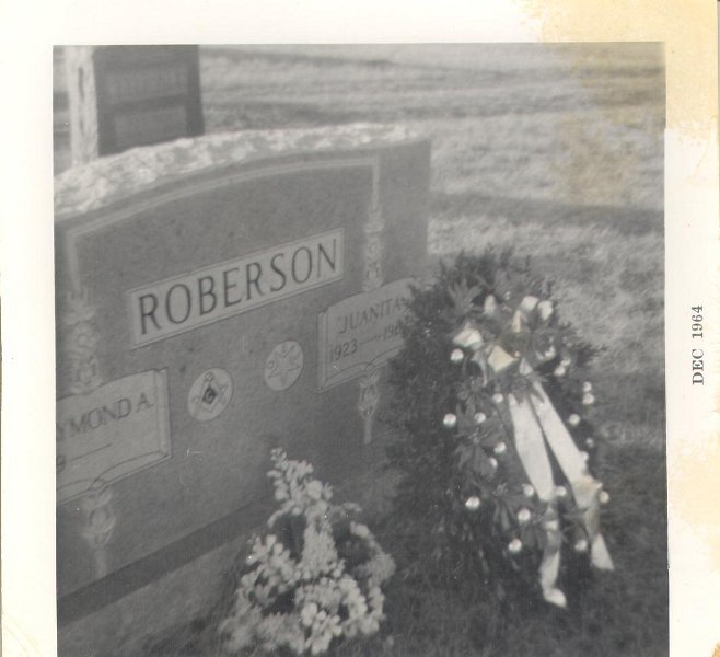 JuanitaRobersonGrave058
