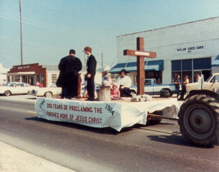 Parade024